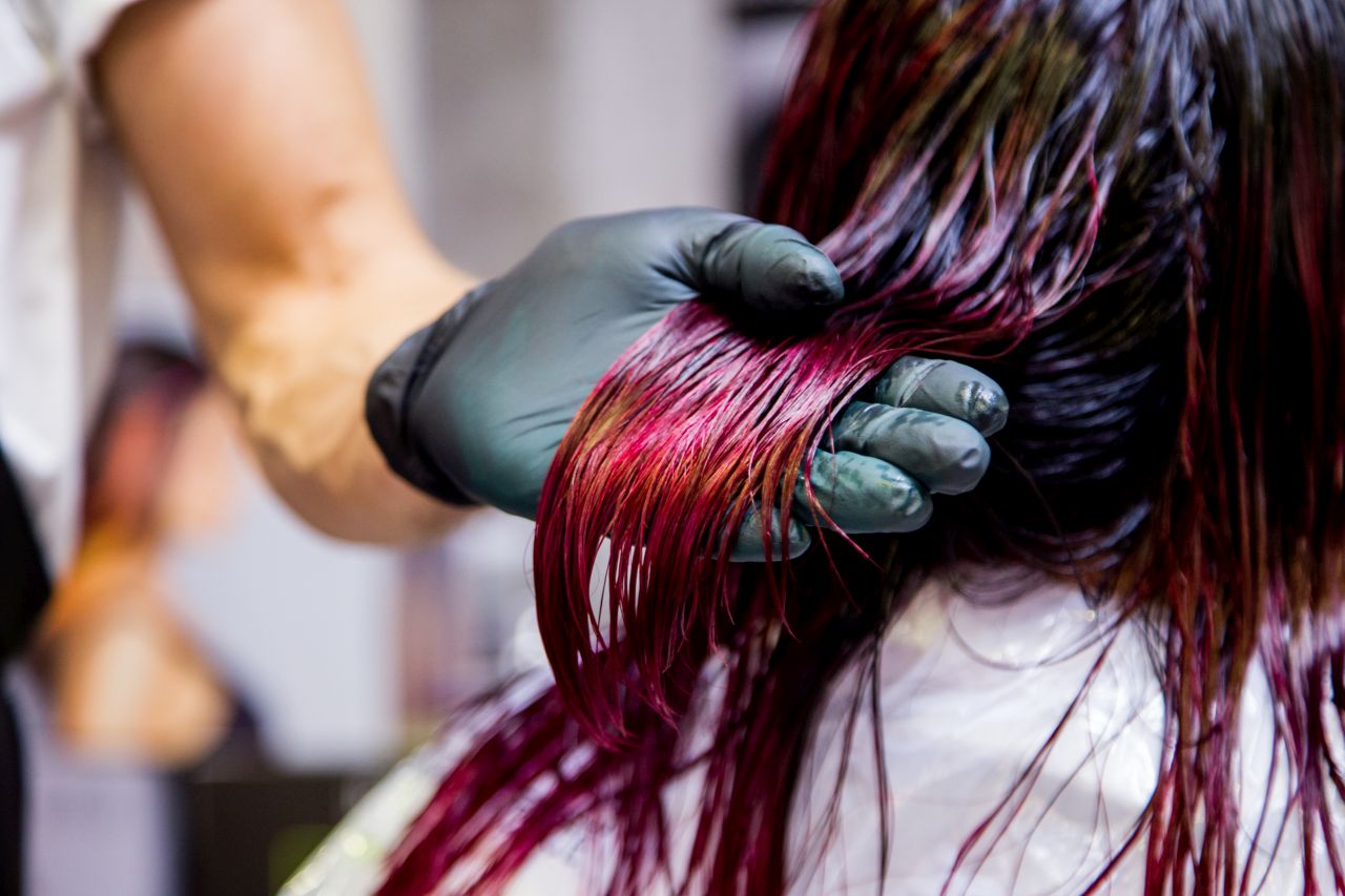 Co należy kupić przed farbowaniem włosów?