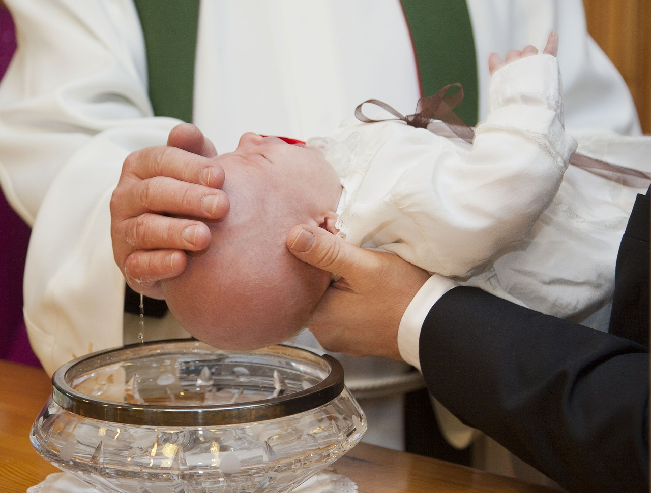 Ojciec chrzestny – jakie są jego obowiązki?